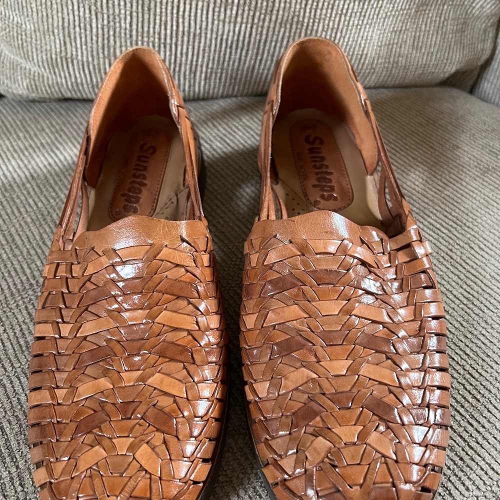 Men’s size 8.5 Sun-steps shoes